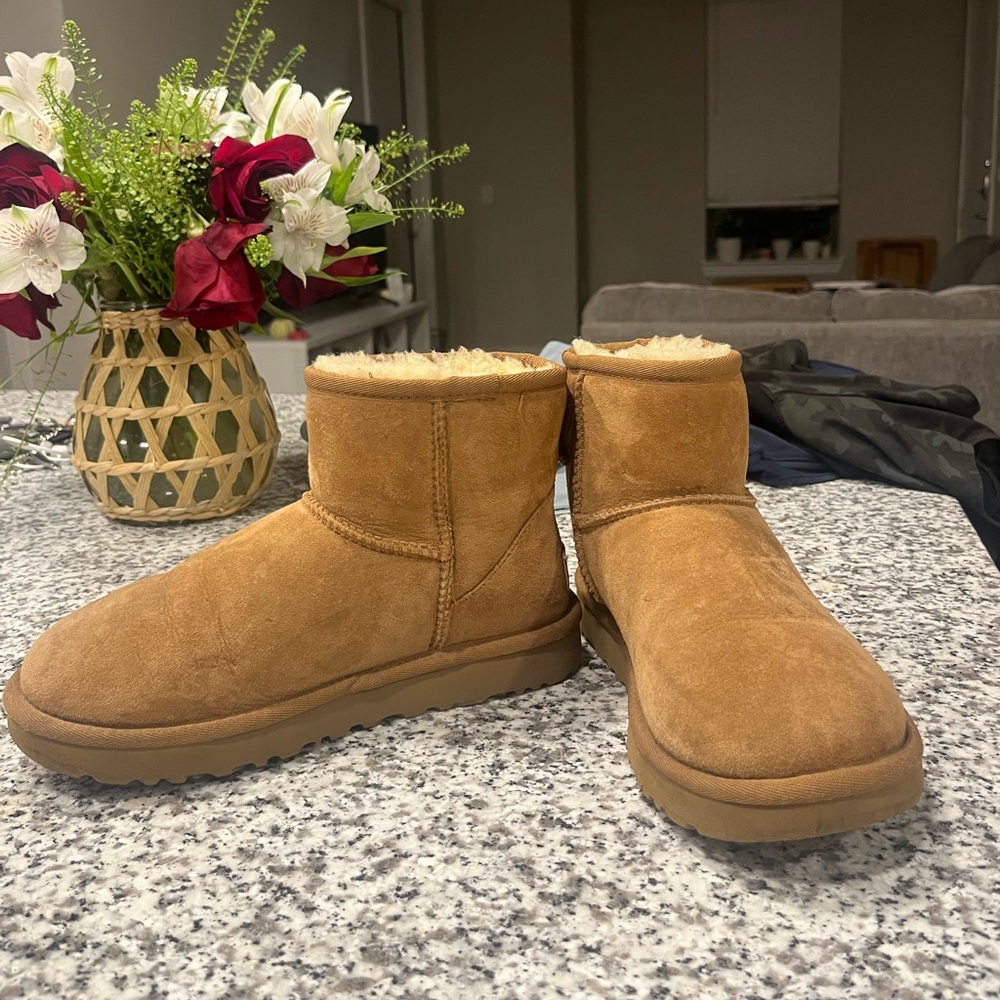 UGG mini boots size 5